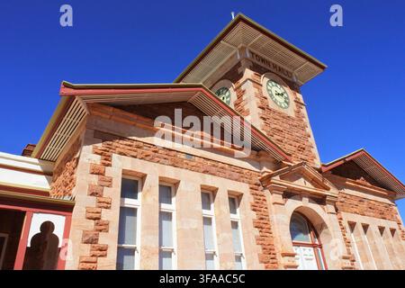 MENZIES, WA - MAR 23 2022: Menzies Town Hall Western Australia. Menzies is a town in the Goldfields-Esperance region of Western Australia with opulati Stock Photo