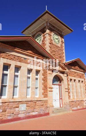 MENZIES, WA - MAR 23 2022: Menzies Town Hall Western Australia. Menzies is a town in the Goldfields-Esperance region of Western Australia with opulati Stock Photo