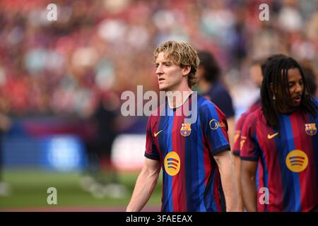 anthony-gordon-of-fc-barcelona-during-the-joan-gamper-trophy-match