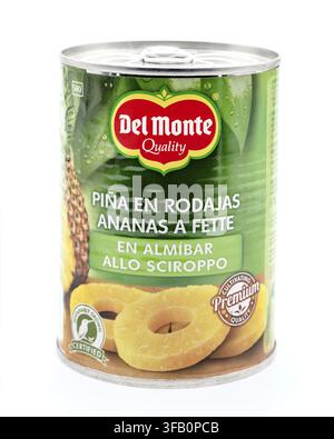 Del Monte ananas a fette allo sciroppo, sliced â€‹â€‹pineapple in syrup, product on a white background Stock Photo