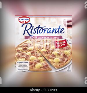 Cameo Ristorante pizza al prosciutto, frozen pizza with ham, Italian brand product, package on blurred background Stock Photo