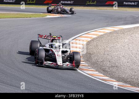 ZANDVOORT - Oliver Bearman from Great Britain and driver for TGR Haas F1 Team during qualifying for the Formula 1 Heineken Dutch Grand Prix at Circuit Zandvoort on August 22, 2026 in Zandvoort, the Netherlands. MARCEL TER BALS / ANP Stock Photo