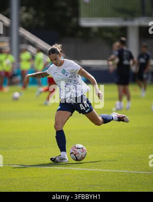 Mapi Leon Fc26 Mapi Leon (44 London City Lionesses) controls the ball during the match ...