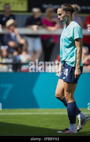 Mapi Leon Fc26 Mapi Leon (44 London City Lionesses) looks to strike the ball during ...