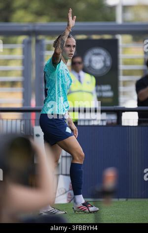 Mapi Leon Fc26 Mapi Leon (44 London City Lionesses) looks to strike the ball during ...