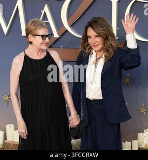 dianne-wiest-and-stockard-channing-attends-practical-magic-2-european