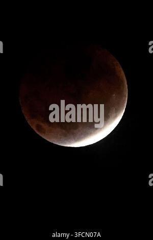 Florianopolis, Brazil. 28th Aug, 2026. A partial lunar eclipse, caused by the Moon passing through Earth's shadow, is observed in Florianópolis, the capital of the state of Santa Catarina in Brazil. on August 28, 2026. Photo: Heuler Andrey/DiaEsportivo/Ģ����ý Live News Credit: DiaEsportivo/Ģ����ý Live News Stock Photo