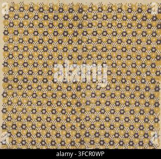 Leaf with alternating scattered pattern of flowers and dots, tissue paper, publisher: anonymous, 1750 - 1950, paint (coating), materials by function, paper, starch paint, lacquer (coating), block printing (relief printing process), lacquering, negative and positive block print in purple and yellow, lacquered, height 369 mm x width 442 mm, ornament derived from plant forms., A close-up of a repeating patterned surface showing alternating small flower-like shapes in dark purple and irregular rounded shapes in golden yellow on a textured beige background, with small clusters of dark purple dots Stock Photo
