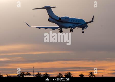 West Palm Beach, Fl, USA. 27th Aug, 2026. A sunset casts warm light across the runway at Donald J. Trump International Airport as a private jet is seen landing during evening operations. (Credit Image: © Chris Beckett/ZUMA Press Wire) EDITORIAL USAGE ONLY! Not for Commercial USAGE! Stock Photo