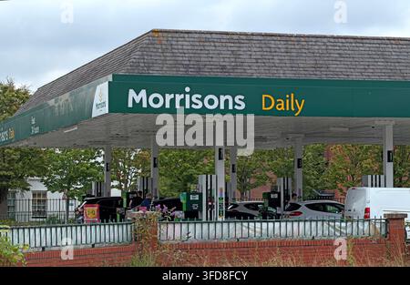 Morrisons Daily convenience store and petrol filling station in Stockton Heath, Warrington. Stock Photo