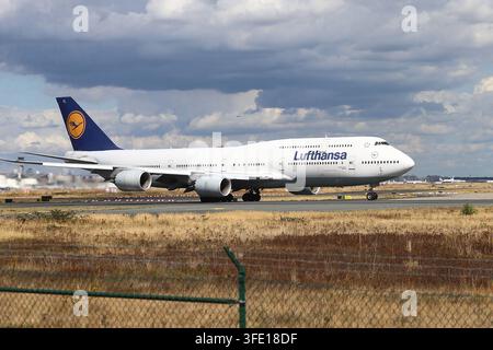 01.09.2026, xsvx, Reise, Urlaub,Wirtschaft, emwir, D-ABYL, Boeing 747-830 747-8 Intercontinental, Hex Code 3C4B2C, Lufthansa, Flugzeugname Hessen Vor dem Start in Frankfurt Frankfurt *** September 1, 2026, xsvx, Travel, Vacation, Economy, emwir, D ABYL, Boeing 747-830, 747-8 Intercontinental, Hex Code 3C4B2C, Lufthansa, Aircraft Name: Hessen, Before takeoff in Frankfurt, Frankfurt Stock Photo
