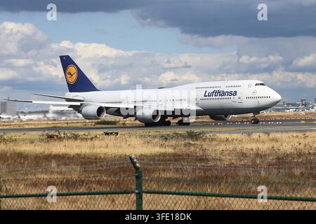 01.09.2026, xsvx, Reise, Urlaub,Wirtschaft, emwir, D-ABYL, Boeing 747-830 747-8 Intercontinental, Hex Code 3C4B2C, Lufthansa, Flugzeugname Hessen Vor dem Start in Frankfurt Frankfurt *** September 1, 2026, xsvx, Travel, Vacation, Economy, emwir, D ABYL, Boeing 747-830, 747-8 Intercontinental, Hex Code 3C4B2C, Lufthansa, Aircraft Name: Hessen, Before takeoff in Frankfurt, Frankfurt Stock Photo