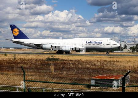 01.09.2026, xsvx, Reise, Urlaub,Wirtschaft, emwir, D-ABYL, Boeing 747-830 747-8 Intercontinental, Hex Code 3C4B2C, Lufthansa, Flugzeugname Hessen Vor dem Start in Frankfurt Frankfurt *** September 1, 2026, xsvx, Travel, Vacation, Economy, emwir, D ABYL, Boeing 747-830, 747-8 Intercontinental, Hex Code 3C4B2C, Lufthansa, Aircraft Name: Hessen, Before takeoff in Frankfurt, Frankfurt Stock Photo