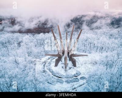 January 3, 2026, Sopot, Serbia: Aerial top-down view of the Kosmaj monument surrounded by snow-laden trees Stock Photo