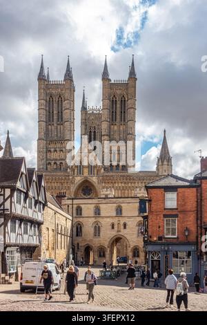 View along Castle Hill in Lincoln, UK looking towards Lincoln Cathedral Stock Photo
