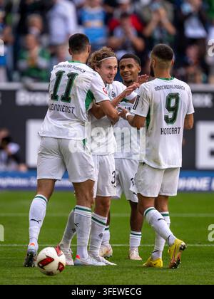 from left: Tim Kleindienst, David Nemeth (St. Pauli) Hamburg, October 3 ...