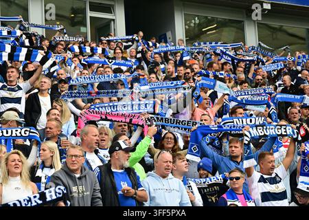 Feature the fans [supporters] of HSV Hamburg set off pyrotechnics DFB ...