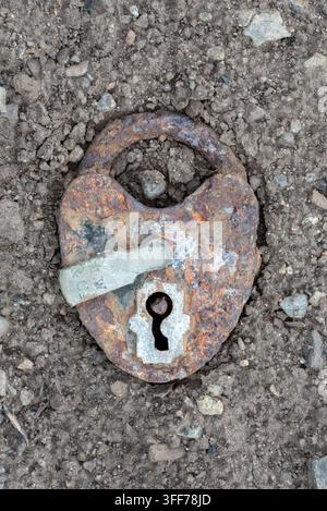 Rusted vintage padlock, Oregon, USA. Stock Photo