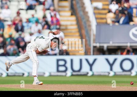 6 Razaullah Khan Of Pakistan In Action Bowling During Day 1 Of The 6-razaullah-khan-of-pakistan-in-action-bowling-during-day-1-of-the