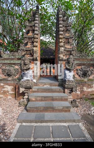 traditioneller Eingang, Tempel, Museum Sonobudoyo, Yogyakarta, Java ...