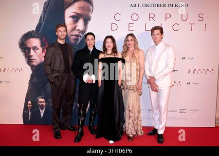 haley-louise-jones-alexander-fehling-damian-hardung-lena-stahl