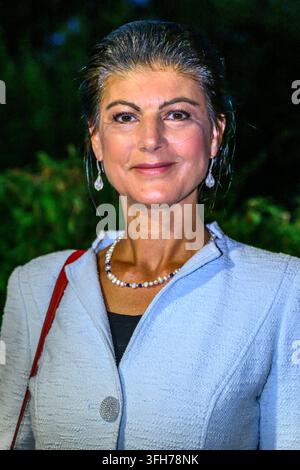 GER Berlin Strasse Park Sahra Wagenknecht BSW Parteigr nderin 15 ger-berlin-strasse-park-sahra-wagenknecht-bsw-parteigr-nderin-15