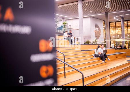 ZALANDO Outlet Store, Headquarter und Workspaces in Berlin aufgenommen am 16.09.2026....Berlin, 16.09.2026. Berlin Deutschland *** ZALANDO Outlet Store, Headquarters, and Workspaces in Berlin, photographed on September 16, 2026, Berlin, September 16, 2026, Berlin, Germany Copyright: xDominikxButzmannx Stock Photo