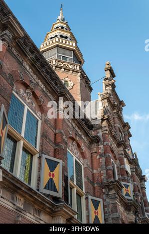 Stream Window Banner Banners and a flag hang from light posts at Villanova University in ...