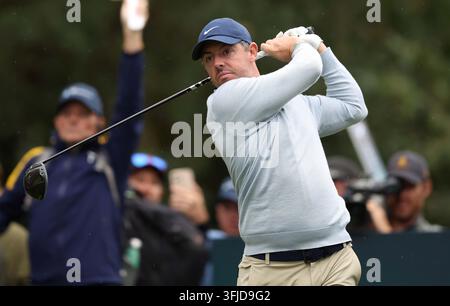 Surrey, UK. 18th Sep, 2026. SURREY, ENGLAND, SEPTEMBER 18: Rory McIlroy of Northern Ireland hits a driver tee shot on the 15th hole during The DP World Tour BMW PGA Championship Day Two at Wentworth Golf Club, Virginia Water, Surrey, England, on September 18. (Photo by Daniel Weir) Credit: SPP Sport Press Photo. /Alamy Live News Stock Photo