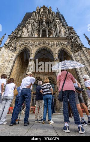 Ulm Minster with Muensterplatz. With a height of 161.5 meters, the church tower was the highest in the world for a long time. Ulm, Baden-Wuerttemberg Stock Photo