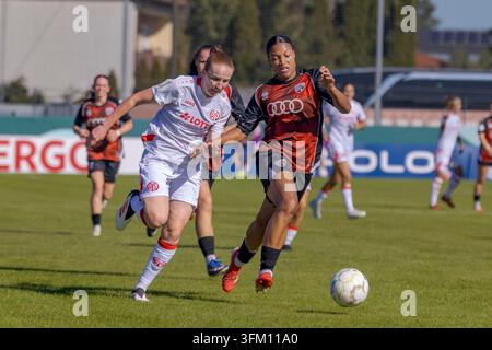 From left: Leonie Stöhr (Mainz, 31), Marie Steiner (TSG, 9), duel, game ...