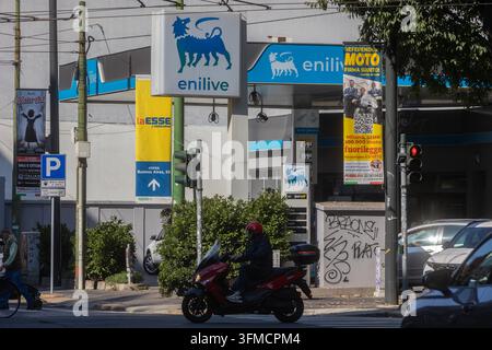 Milano, Italia. 28th Sep, 2026. Stazione di rifornimento Eni Enilive Benzina Diesel in Via Porpora angolo Via Teodosio. Lunedì 28 settembre 2026. Milano, Italia. (foto Stefano Porta/LaPresse) Eni Enilive petrol and diesel filling station at the corner of Via Porpora and Via Teodosio. - Milan, Italy - September 28, 2026 (photo Stefano Porta/LaPresse) Credit: LaPresse/Alamy Live News Stock Photo
