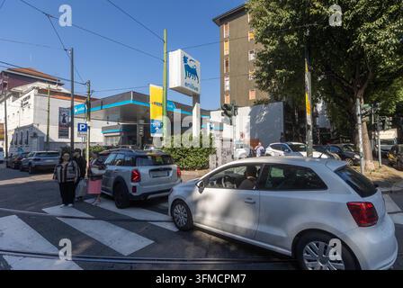 Milano, Italia. 28th Sep, 2026. Stazione di rifornimento Eni Enilive Benzina Diesel in Via Porpora angolo Via Teodosio. Lunedì 28 settembre 2026. Milano, Italia. (foto Stefano Porta/LaPresse) Eni Enilive petrol and diesel filling station at the corner of Via Porpora and Via Teodosio. - Milan, Italy - September 28, 2026 (photo Stefano Porta/LaPresse) Credit: LaPresse/Alamy Live News Stock Photo