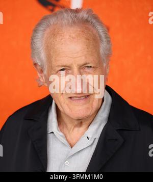 WESTWOOD, LOS ANGELES, CALIFORNIA, USA - SEPTEMBER 28: Michael Mann arrives at the Los Angeles Premiere Of Warner Bros. Pictures' 'Digger' held at the Directors Village (formerly Westwood Village Theatre) on September 28, 2026 in Westwood, Los Angeles, California, United States. (Photo by Image Press Agency) Stock Photo