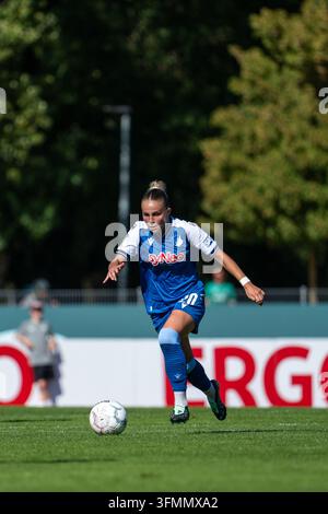 Laura Gloning (Hoffenheim, #20) on the ball DFB regulations prohibit ...