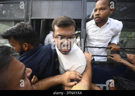 Police detain election protesters in New Delhi NEW DELHI, INDIA ...
