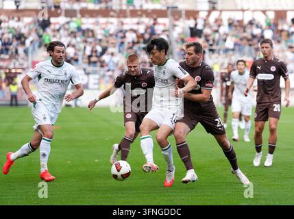 l. to r. Lars Ritzka, Shuto Machino (Gladbach) Hamburg, October 3, 2026 ...