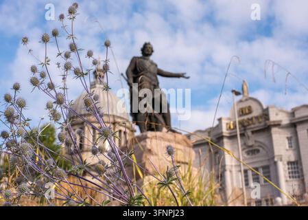 Flowers in Union Terrace Gardens Aberdeen with William Wallace and His Majesty’s Theatre in background Stock Photo