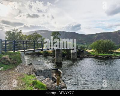 Bridge over the River Derwent and the southern end of Derwentwater Stock Photo