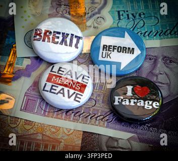 Reform UK, Farage and Leave Means Leave pin badges displayed across a five-pound note. Stock Photo