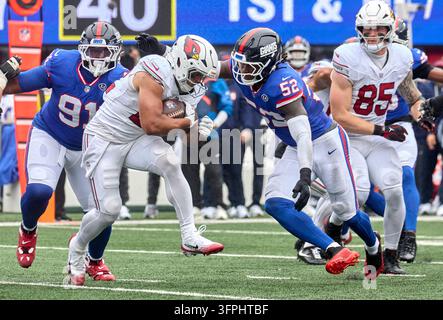 Tyler Rutherford Pittsburgh Pa New York Giants linebacker Arvell Reese (52) against the Arizona ...