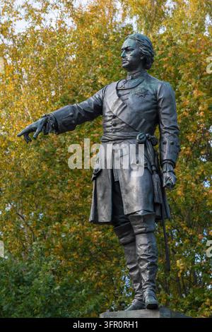 PETROZAVODSK, RUSSIA – SEPTEMBER 25, 2026: A sculpture of Russian Emperor Peter I on a September day. A monument in Petrozavodsk, Karelia. Stock Photo