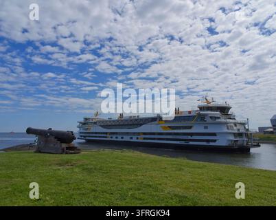 Texelstroom hybrid ferry approaching Den Helder, North Holland Stock Photo