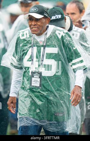 Metlife Center MetLife Stadium. 11th Oct, 2026. NJ, USA; Cleveland Browns center Luke ...