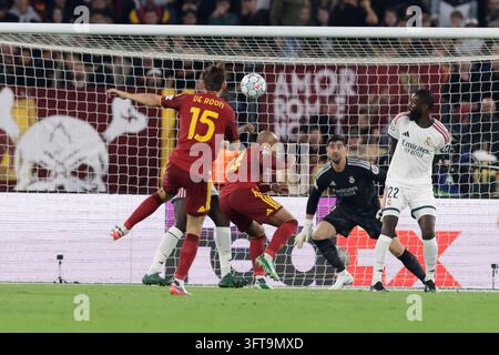 Marten de Roon of Roma scores goal and celebrates during UEFA Champions ...