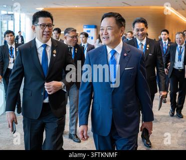 Rm Imf Bangkok, Thailand. 16th Oct, 2026. An older marcher wearing a green ...