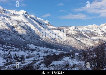 Albania, Boge 2026 01 11: Wide angle view of majestic snow-covered mountains and scenic winter landscape. Stock Photo