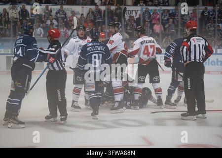 Mac Hollowell (Iserlohn Roosters, #81), GER, Iserlohn Roosters vs ...