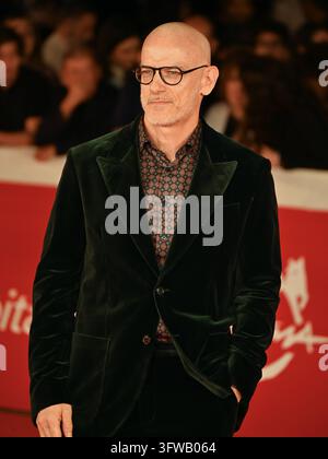 Red Carpet cast film “noi, un po? meglio” al Roma Film Festival 2026 ...