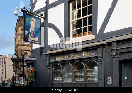 Sinclairs Oyster Bar and Old Wellington Inn, Shambles Square Stock Photo